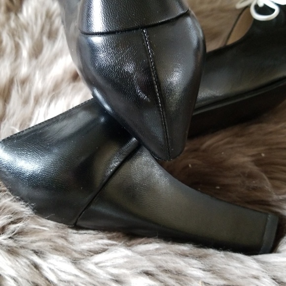 Guess Vintage Style Bow Pumps - Picture 7 of 7